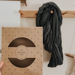 SOLLY BABY WRAP
CHARCOAL SWISS DOT